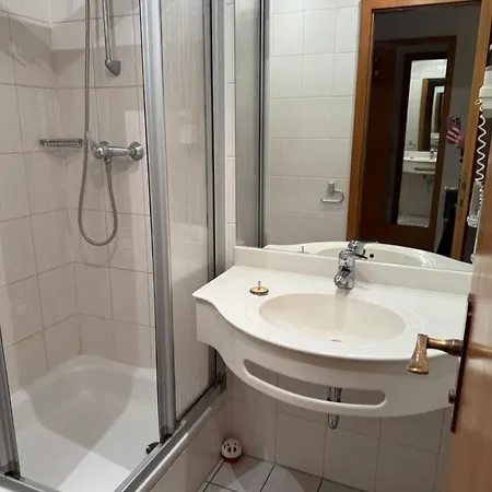 Gaestehaus & Monteurzimmer Pansiyon Reichenbach an der Fils